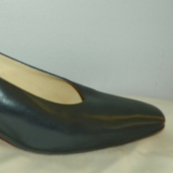 AMALFI Black Leather Classic Pumps Sz 9 N - Picture 3 of 4